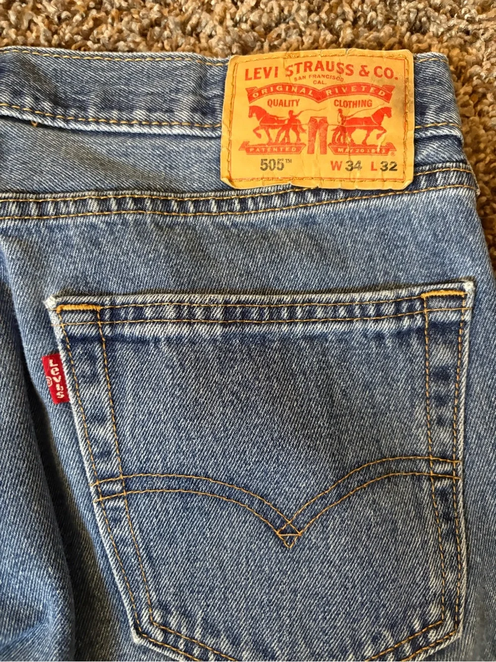 Classic Men's Levi’s 505 Regular Fit Straight-Leg Jeans Light Wash 34x32